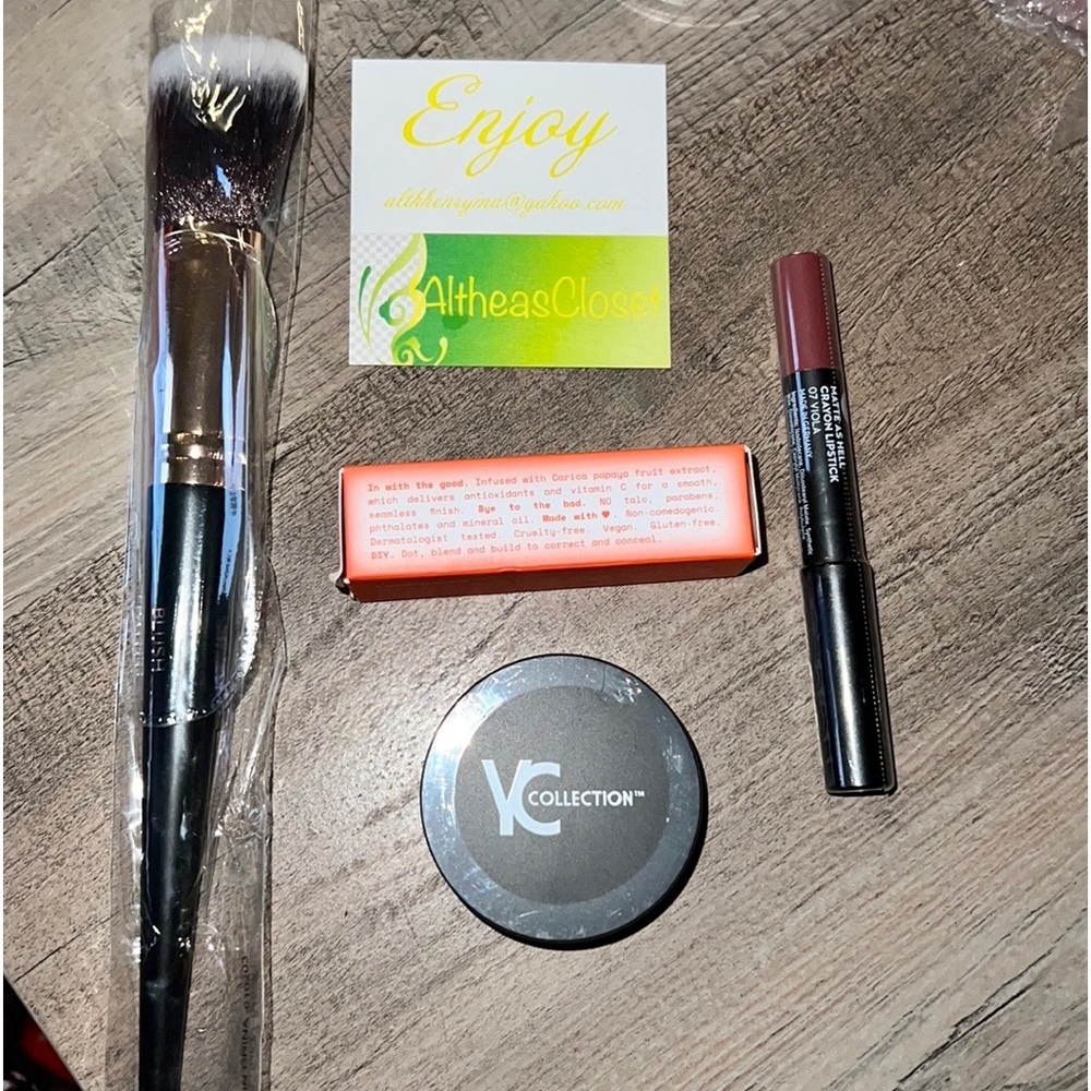 MAKEUP Bundle - Picture 3 of 6
